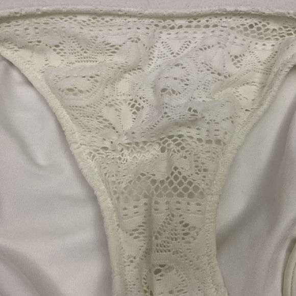 Victoria’s Secret Medium White Bikini Bottom - Picture 3 of 7